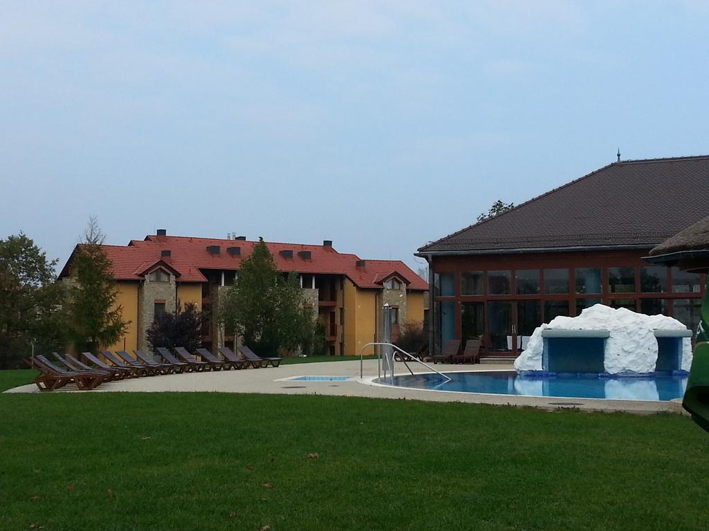 Birdland Villapark Golf View Bük Exteriér fotografie